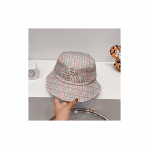 GORRO FENDI
