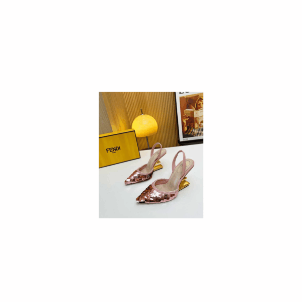 FENDI SIZE 37